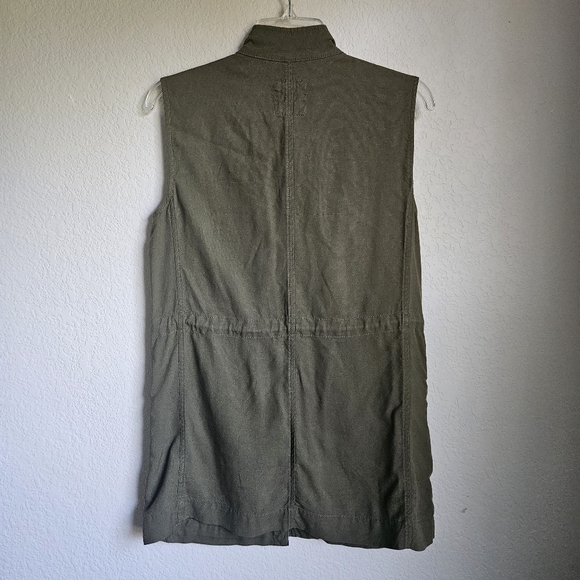 GAP Tencel Utility Vest - Picture 3 of 6